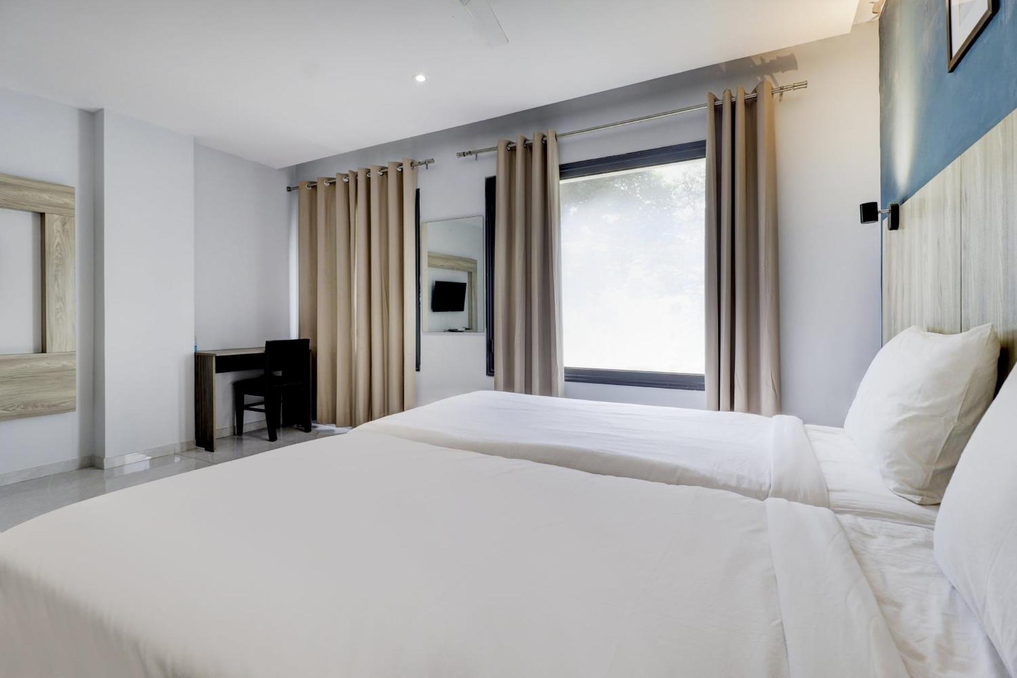 Super Sleek Townhouse Galexia Hotel And Resorts Bangalore Exterior photo