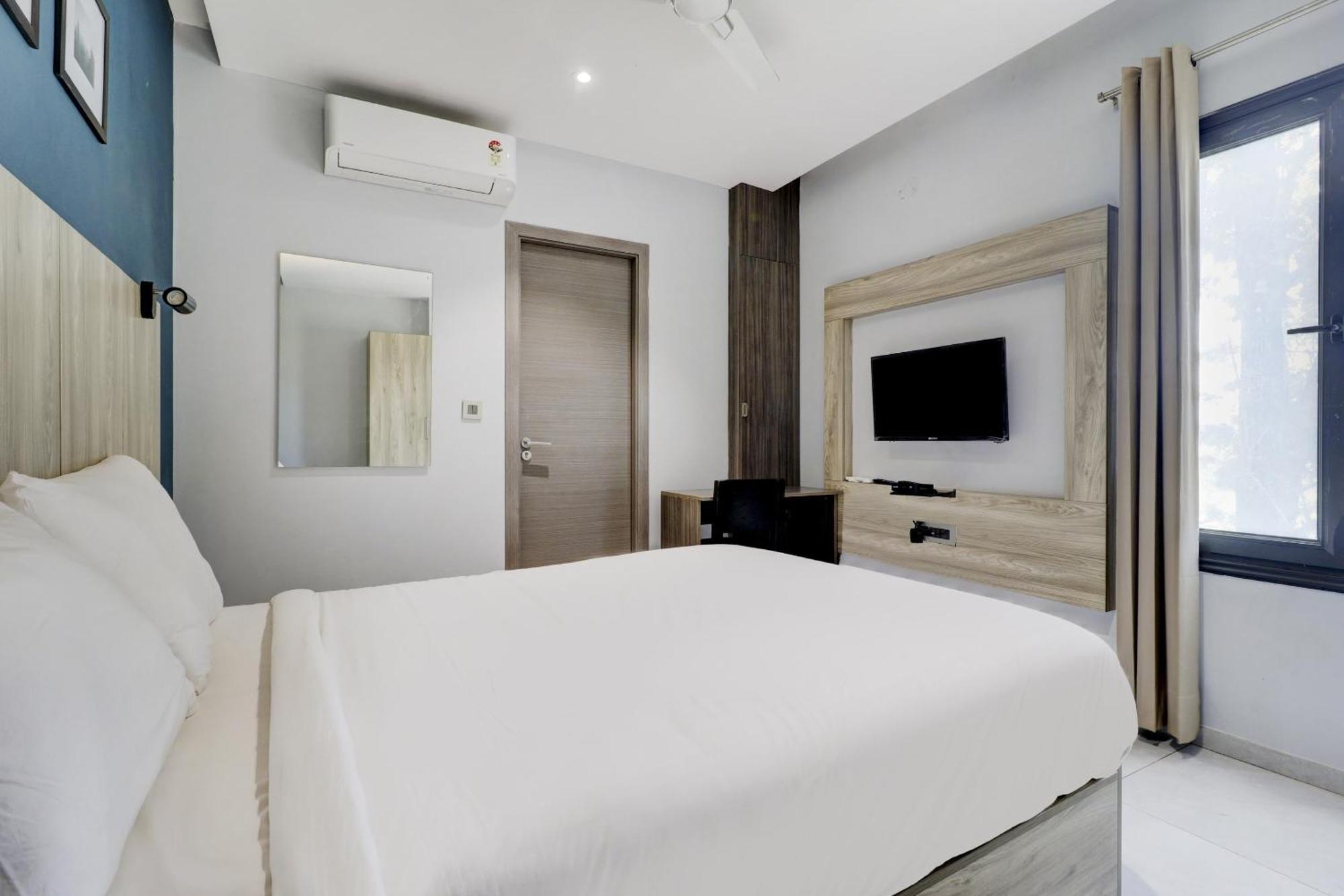 Super Sleek Townhouse Galexia Hotel And Resorts Bangalore Exterior photo